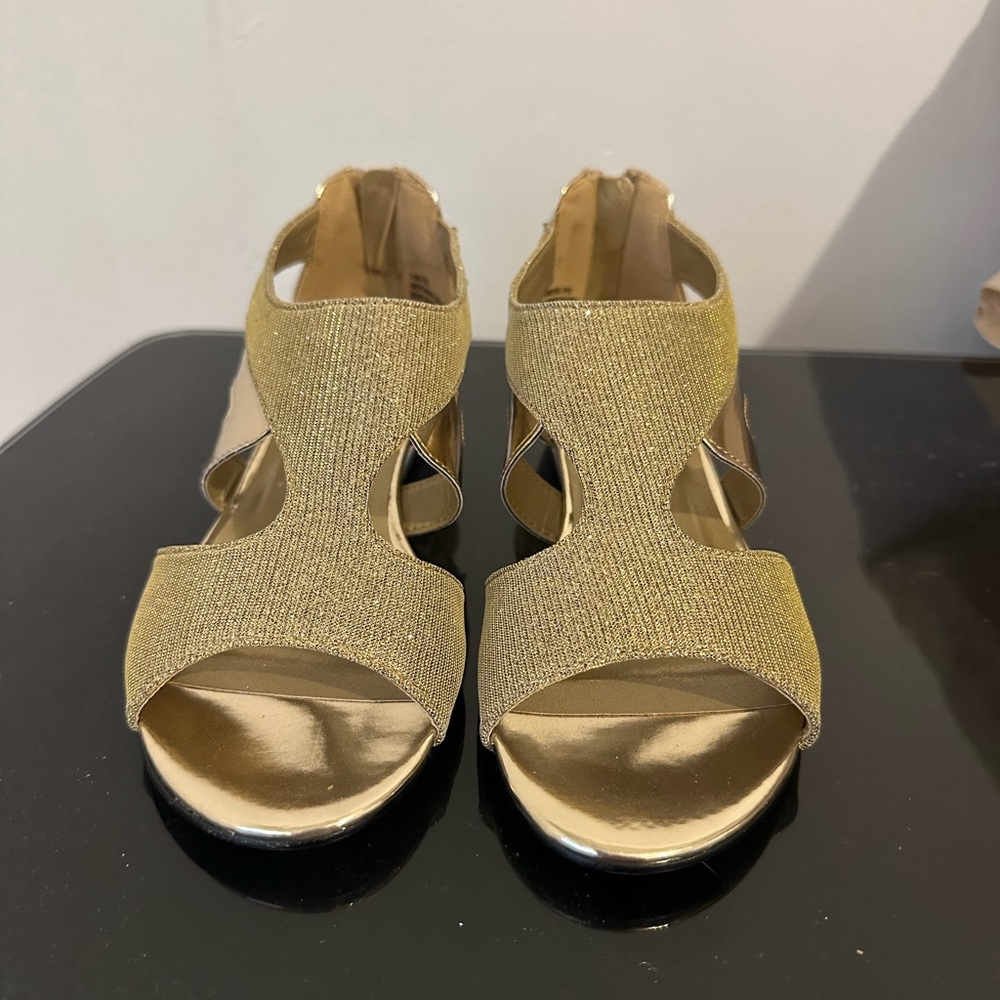 NIB Easy Street  Gold Glitter Women's Sandals